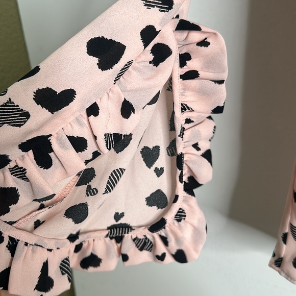 Tahari pink black heart print bell sleeves button down raffle blouse size S new - Picture 7 of 10